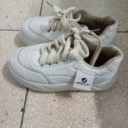 Tenis de mujer blancos 👟 - Img 58033126
