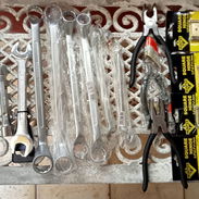 Vendo: Nuevas y de Calidad 1-Pinza Universal 7"(180mm) 1200 cup 2-Llave española 22/20 Chrom Vanadium 1000 cup 3-Llave - Img 55767474