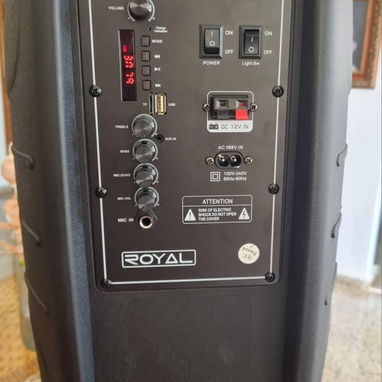 Bocina o bafle Royal de 12” 3000W + Micrófono Inalámbrico, Mando y Trípode. Nueva en caja - Img 116158396