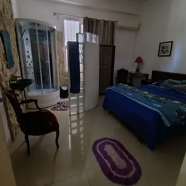 Apto de 3 habitaciones en el vedado con garaje. - Img 121685250