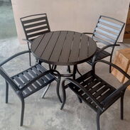 Juego de mesa +cuatro sillas ( Imitación madera ) - Img 45594146