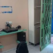 🏠 Casa en venta en Centro Habana, Galeano. Nunca se va la corriente, agua 24 horas y tiene gas de la calle - Img 55421106