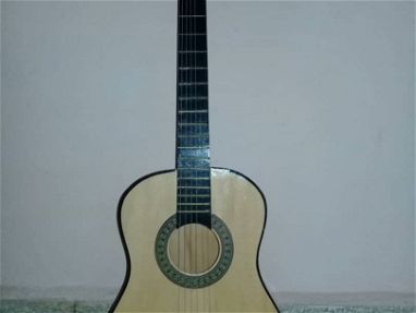 Se vende una guitarra 🎸 - Img 65042867