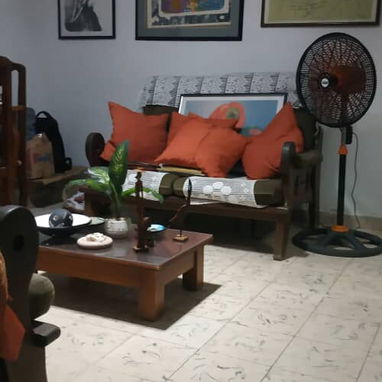 Apartamento semiinterior, de un edificio biplanta,consta de sala-comedor,1 cuarto, cocina y baños nuevos patio interior - Img 120885843