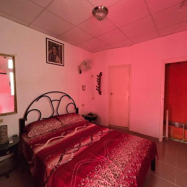 🏡✨ ¡CASA EN VENTA CON JARDÍN Y GARAJE! ✨🏡 - 6/10