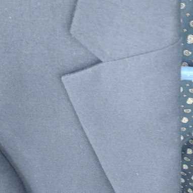 Vendo trajes en perferto estado el sepa de trajes verás en las fotos.. - 8/10