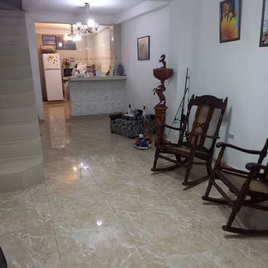 *Se vende 🏡 puerta de calle en Centro Habana* ✔️*HAY un parqueo estatal cerca,en la misma cuadra*  ✔️*En la planta baja - Img 120668386
