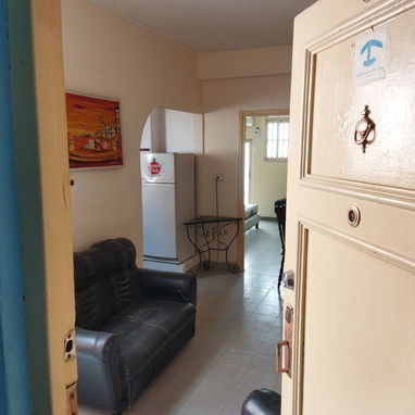 Renta de apto a estudiantes residentes, centro habana,cerca del hospital Almeijeiras y Calixto García - Img 116609687