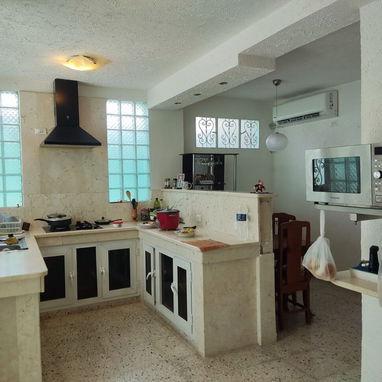 CASA CONSTRUCCIÓN CAPITALISTA DE 280 METROS CUADRADOS. RECIENTEMENTE REMODELADA Y AMPLIADA. 2 PLANTAS. - Img 118562784