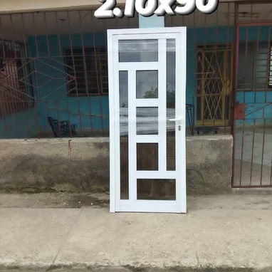 Realizamos todo tipo de diseños modernos en carpintería de aluminio 🪟 y cristal 🔮 *Llena de estilo y vida tú hogar*🏘️ - Img 118782760