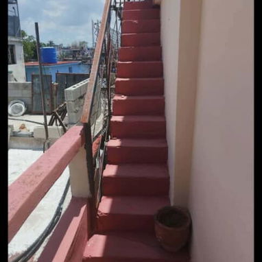 Apartamento 3er piso de 1 cuarto y placa libre - Img 123578504