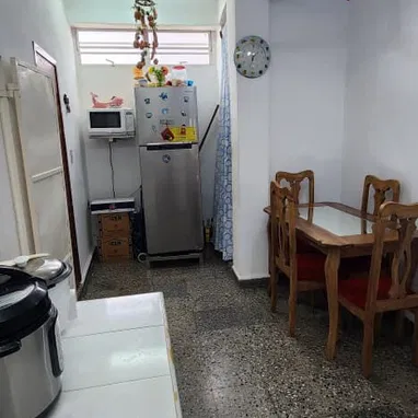 🏠 *¡TRIPLE PROPIEDAD EN VENTA!* 🏠 *3 escrituras independientes | 3 plantas + garaje* Marianao*   *A 7 cuadras del Hosp - 5/10