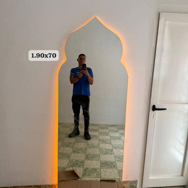 Espejos aéreos con luces LED neón totalmente personalizados y diseñados para transformar cualquier ambiente en un lugar - 7/10