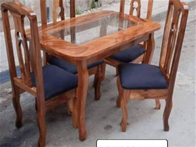 Comedor de madera de 4 sillas es nuevo y con muy buena terminación y garantía y transporte incluido - Img main-image