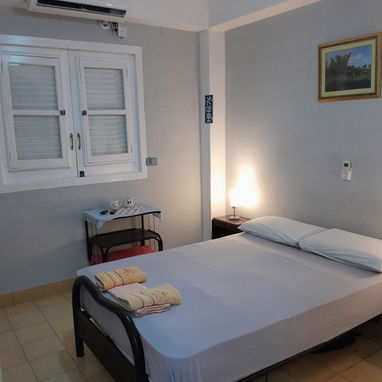 Apto Vedado de 1 habitación, Zona de muy poca afectación por apagones - Img 109443995