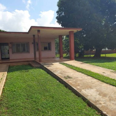 Se vende propiedad en Boyeros muy cerca del Aeropuerto, Guajay perteneciente al barrio Chico - 2/6