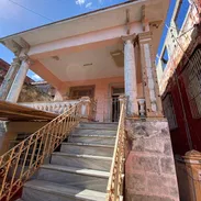Se vende o se permuta con vuelto casa independiente en Santos Suárez - Img 56197887