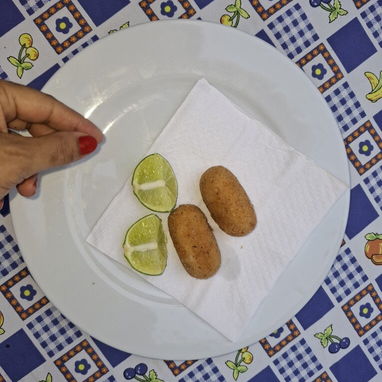 "Croqueton de pollo70%30%bechamel,Sabor casero." - 8/8