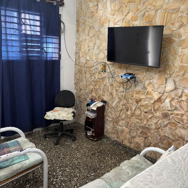 Venta de Casa en Centro Habana (a dos cuadras de Carlos ||| y Zanja ) - 5/10