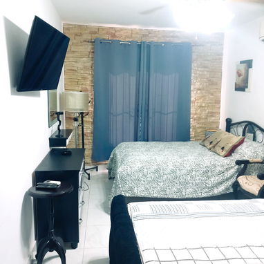 🏠 Casa De Renta Lineal En Miramar. 🛏️ Tiene 3 habitaciones. 📞 Reserva: +5355284821 - 2/10