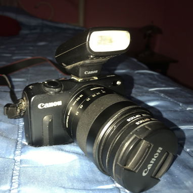 Cámara “Canon” de uso y en excelente estado - Img 118798645