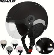 Vendo casco para moto moderno con tomas de aire, visera y regulador de medida! Muy cómodo y ventilado!! - Img 45666454