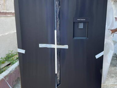 Refrigerador  18 pie negro con dispensador - Img main-image