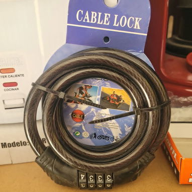 Candado de cable con combinación. Fácil de utilizar y cómodo para llevar en tus recorridos diarios. - 2/2