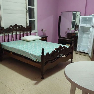 SE RENTA HABITACIÓN LEGAL POR MES PARA UNA/UN ESTUDIANTE EXTRANJERO EN VEDADORAMPA - Img 110796603
