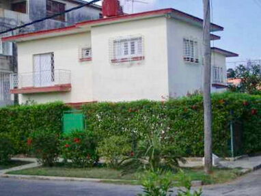 Se vende propiedad ATR de 4 habitaciones, patio, garage para 2 autos, en municipio Playa - Img 62230733