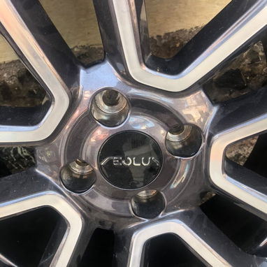 Gomas con llantas nuevas - 2/4