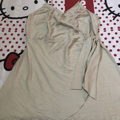 Vestidos de mujer  color  veiz  marca HM tallaXL. Shor  de mujer  azul  claro  talla M. - 2/3