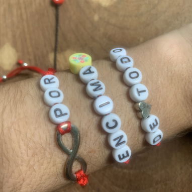 Variedad de pulseras ✨y prendas de bisutería hechas a mano 🛍️ - Img 126550771