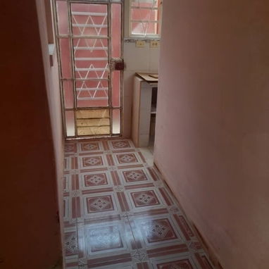 Playa:Cerca D 5ta Avenida.....Casa Indpndt Prácticamente Nueva Con Carposh,3/4,2Baños,Gas de La Calle,Agua Todo El Día,2 - 3/10