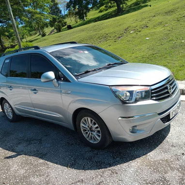 Auto Ssangyong rodius 2017 - 2/2