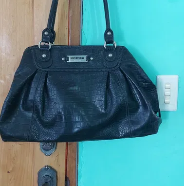 Portafolios, cartera mujeres, blusas,Pulloveres, sobrecamas rejas split y ventan ver fotos, leer anuncio - Img 90635658