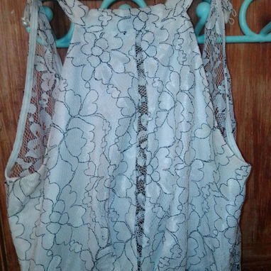 vestido talla S, negro y blanco con escote atrevido - Img 84016361