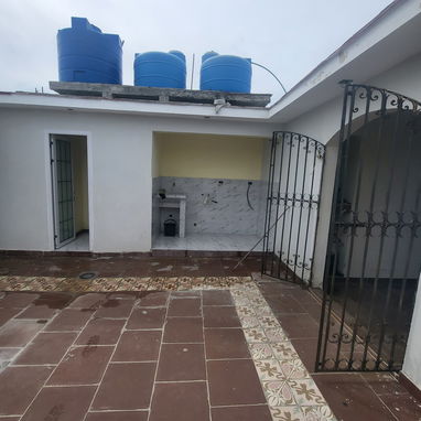 #250 APARTAMENTO EN ALTOS LUYANÓ, 10 DE OCTUBRE 🏠 4 habitaciones, 2 baños, tel fijo, tanques elevados, Gas de la calle. - 5/10