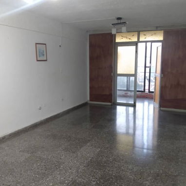 Vendo apartamento en el vedado frente al malecón - Img 87043632