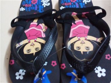 Se vende un par de sandalias, de goma, nuevas para niña Havaianas - Img main-image