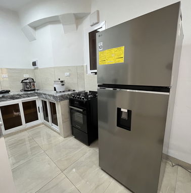 Renta de apartamento totalmente renovado en el Vedado, preferiblemente renta lineal - Img 99276911