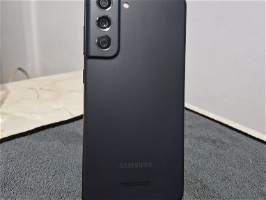 Samsung Galaxy S21Fe 5G 8Gb /256Gb  280 usd 59530753 cargador de 20w - Img main-image-45717510