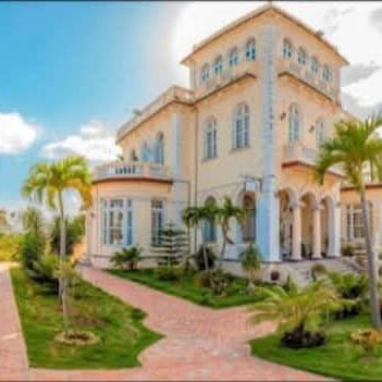 Lujo de residencia con piscina en alquiler - Img 119377990