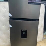 Refrigerador Hisense Gris con Dispensador de agua. - Img 45457768