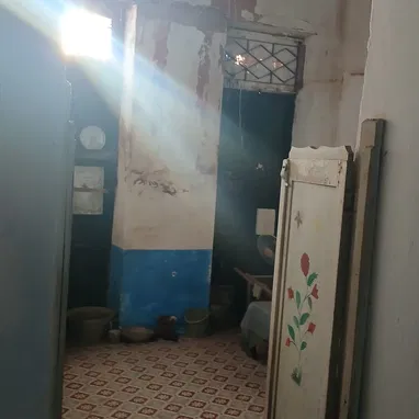 Se vende casa antigua con patio de tierra - Img 118487299