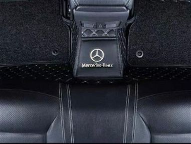 Vendo juego alfombras auto Mercedes Benz GLC 200.  NUEVO!!! - Img 64279103