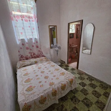 Vendo apartamento en el vedado 2/4 próximo a linea y 12 - Img 125708260
