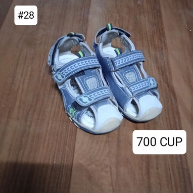 Ropa y zapatos niño - Img 116847647