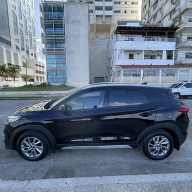 Vendo Hyundai Tucson 2018 con 38000millas - Img 114823530