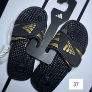 Chancletas Adidas 100% original compradas en EEUU - Img 58073667